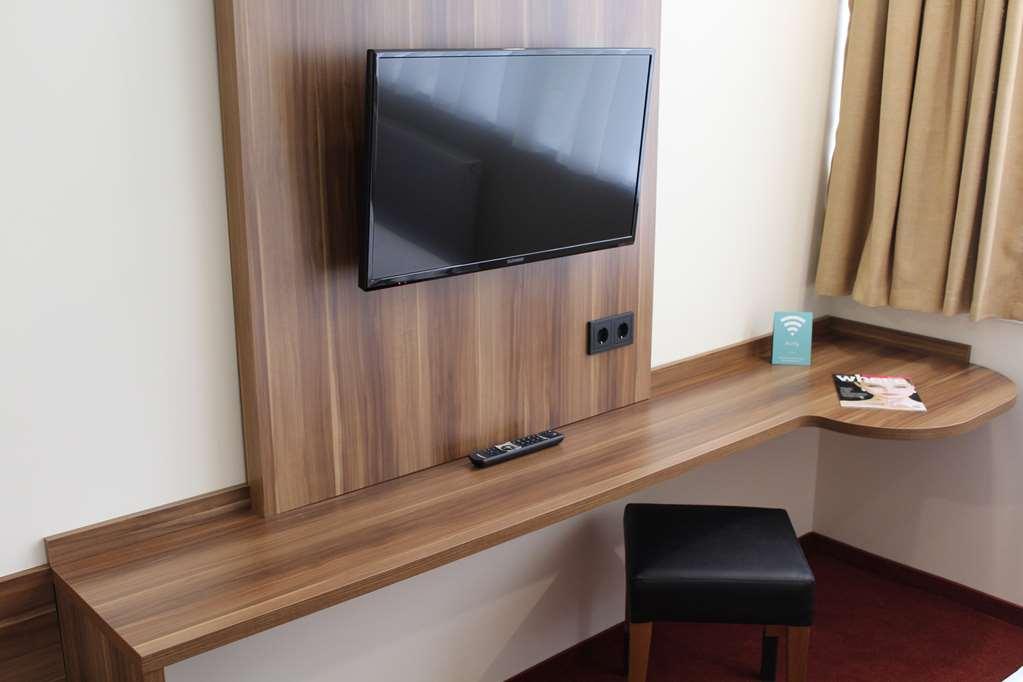 Hotel Ibb Berlin-airport 2*