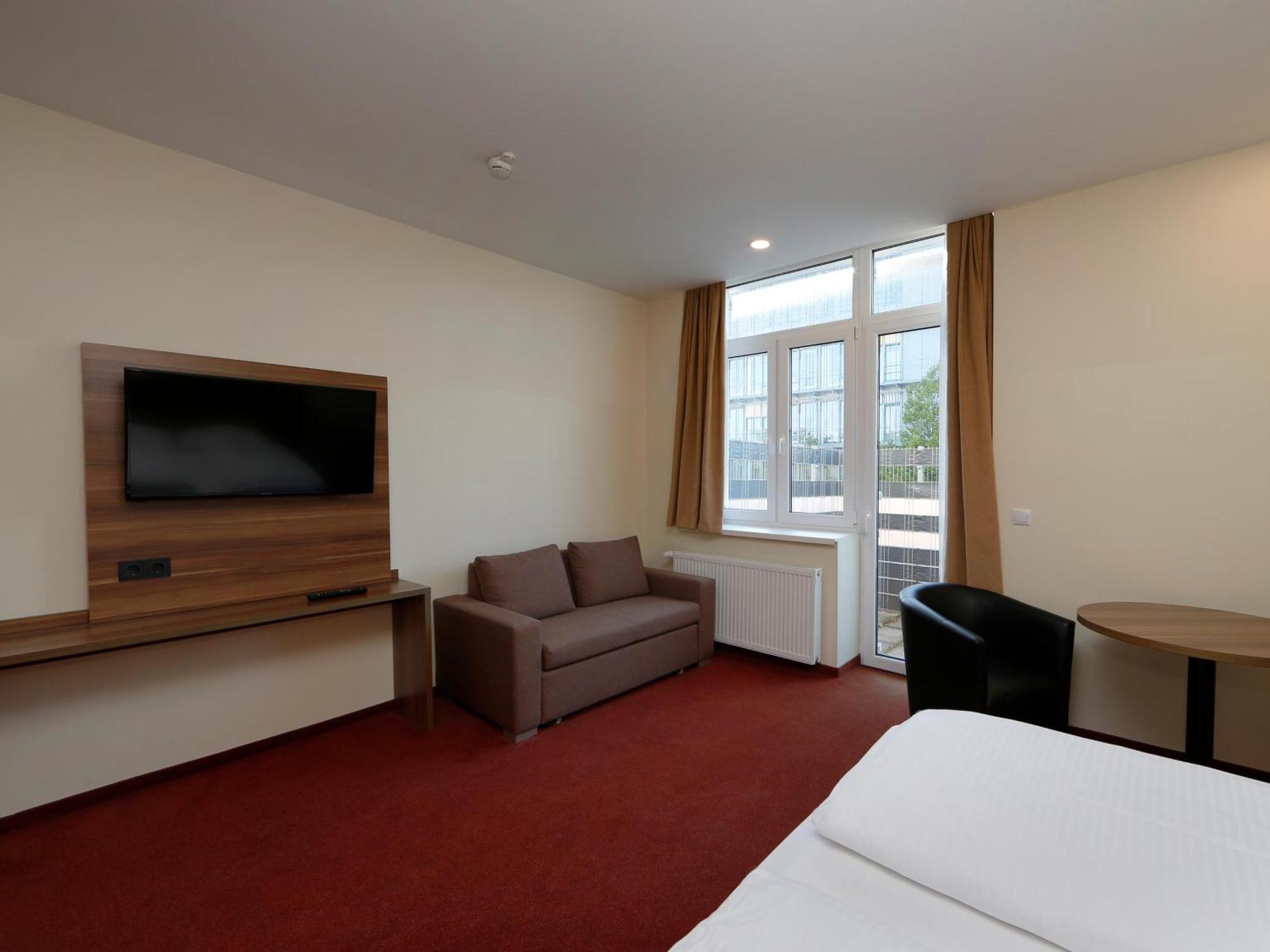 Hotel Ibb Berlin-airport 2*